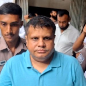 ২ কোটি টাকার চেক ডিজঅনার মামলায় রিজেন্টের সেই সাহেদ কারাগারে