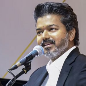 নিট পরীক্ষা পুরোপুরি বাতিল চায় বিজয়ের টিভিকে 