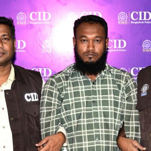 কম্বোডিয়া থেকে ফিরে আসা নারীর মামলায় পাচারচক্রের হোতা গ্রেফতার