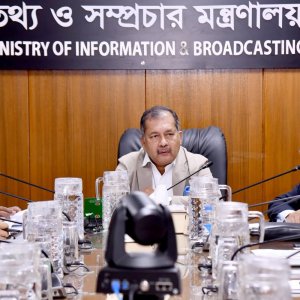 সাংবাদিকতা পেশা নির্ধারণে কর্তৃপক্ষ থাকা জরুরি: তথ্যমন্ত্রী