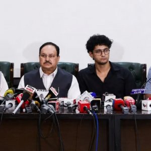যন্তর মন্তরের আন্দোলন প্রত্যাহার করলো ককরোচ জনতা পার্টি