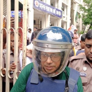 পরিবারের সঙ্গে আধা ঘণ্টা-আইনজীবীদের সঙ্গে বিশেষ সাক্ষাতের অনুমতি চাইলেন পলক