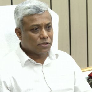 গ্যাস সরবরাহ কবে নাগাদ ঠিক হবে জানালেন জ্বালানি প্রতিমন্ত্রী