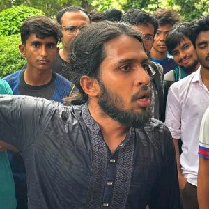 ‘প্রেম’ নিয়ে দফায় দফায় সংঘর্ষ, শিক্ষার্থীদের মারধর করলেন রাকসু ও শিবির নেতারা