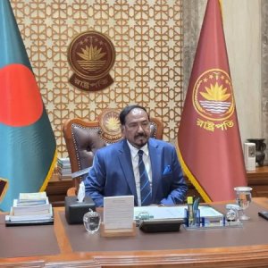 বঙ্গভবনে ভারপ্রাপ্ত রাষ্ট্রপতি, শুরু করলেন কার্যক্রম