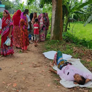 প্রবাসফেরত অসুস্থ জামালকে কেন গভীর রাতে রাস্তায় ফেলে গেলেন স্ত্রী?