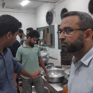 হামলায় আহতদের দেখতে গিয়ে হাসপাতালে ‘অবরুদ্ধ’ জবি শিক্ষক