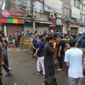আলিয়া মাদ্রাসার হ‌লে প্রবেশ কর‌তে পারছেন না বলে অভিযোগ শিবিরের  