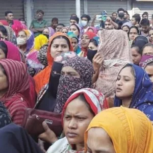 ছুটিতে থাকা ৫ শতাধিক শ্রমিক জানলেন তাদের আর চাকরি নাই