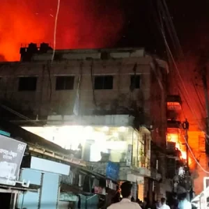 নেত্রকোনা শহরে অগ্নিকাণ্ড, পুড়ে গেছে বহু দোকান ও বসতঘর