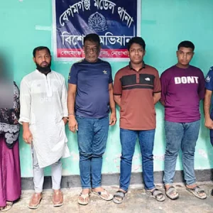 পর্ন ভিডিও তৈরির অভিযোগে দম্পতি ও তাদের দুই ছেলে গ্রেফতার