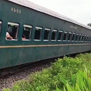 ইঞ্জিন লাইনচ্যুত, রংপুরের সঙ্গে সারা দেশের ট্রেন চলাচল ২ ঘণ্টা বন্ধ