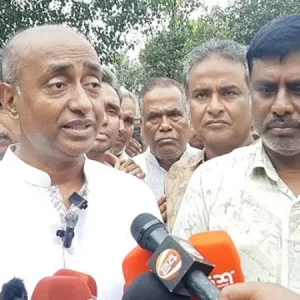 সকাল সকাল বাজার পরিদর্শনে আইনমন্ত্রী, বললেন ‘সিন্ডিকেট ভেঙে দেবো’