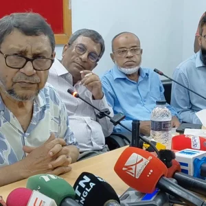 একেবারে উত্তরবঙ্গে বদলি করে দেন, ২ ঘণ্টা পর স্বাস্থ্যমন্ত্রী বললেন ‘ক্ষমা করেছি’