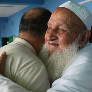 হেফাজত আমিরের সঙ্গে সাক্ষাৎ করেছেন প্রধানমন্ত্রী তারেক রহমান