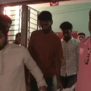 গলায় ওড়না প্যাঁচানো মায়ের লাশের পাশে শিশুসন্তানের হাত-পা বাঁধা মরদেহ