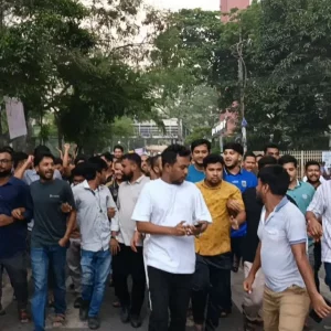 এনটিআরসিএ বহালের দাবিতে জবিতে বিক্ষোভ