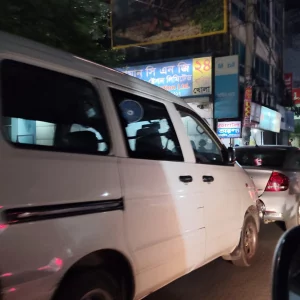 ফিলিং স্টেশনে দীর্ঘ লাইন, বাসাবাড়িতে জ্বলে না চুলা