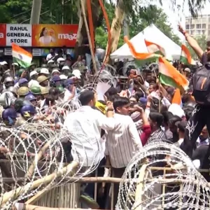 এবার শিক্ষার্থীদের বিক্ষোভে উত্তাল ঝাড়খণ্ড: টিয়ারশেল-লাঠিচার্জ