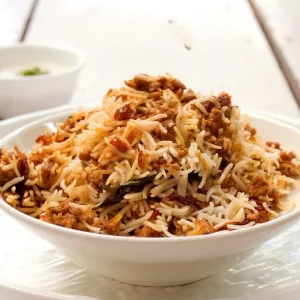 বিরিয়ানিতে আনুন নতুন স্বাদ, রাঁধুন কিমার দম