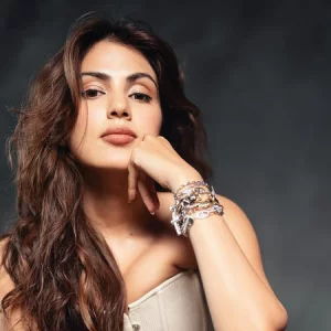 কারাগারের মানুষ বাইরের মানুষের চেয়ে ভালো: রিয়া চক্রবর্তী