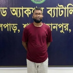 চাকরি দেওয়ার প্রলোভনে অর্থ আত্মসাৎ করতেন চাকরিচ্যুত সরকারি কর্মচারী!