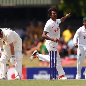 বাংলাদেশের বিপক্ষে ইতিহাসও অস্ট্রেলিয়ার বিপক্ষে