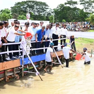ব্রহ্মপুত্র নদে মাছের পোনা অবমুক্ত করলেন প্রধানমন্ত্রী