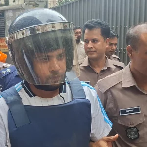 কারাগার থেকে কীভাবে গাড়ি পোড়ান সাবেক মেজর সাদিক, ব্যাখ্যা দিলো পুলিশ  