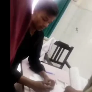 ডাক্তার গেছেন আদালতে এই সুযোগে রোগী দেখলেন গাড়িচালক