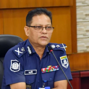 সরকার অনুমোদন দিলে প্রয়োজনে ক্রসফায়ার করতেও পিছপা হবে না পুলিশ: আইজিপি