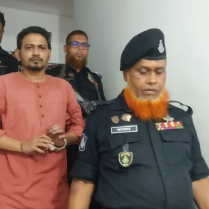 হবিগঞ্জে অন্য চিকিৎসকের পরিচয়ে রোগী দেখছিলেন, চেম্বার থেকে ভুয়া চিকিৎসক আটক