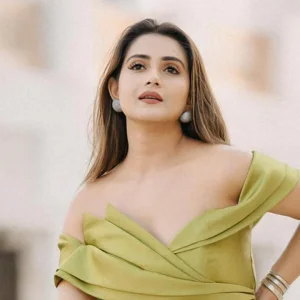 শাড়ি বিতর্কে তানজিন তিশার বিরুদ্ধে তৃতীয় মামলা, ২৩ নভেম্বর আদালতে হাজিরের নির্দেশ
