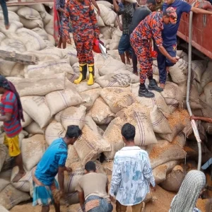কীর্তনখোলায় কোস্ট গার্ডের ধাক্কায় কার্গোতে ফাটল, তদন্তে কমিটি