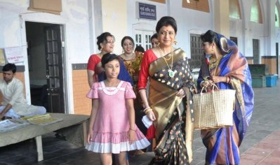 &lsquo;হঠাৎ দেখা&rsquo;র একটি দৃশ্যে দেবশ্রী রায়