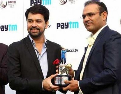 virender-sehwag-anurag-thakur-0312