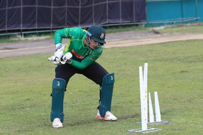 কিপিং অনুশীলনে ব্যস্ত সোহান
