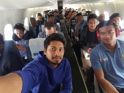 খুলনার পথে মাশরাফি বাহিনী