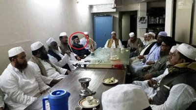 মঙ্গলবার লালবাগে ইনলামী ঐক্য জোটের মজলিসে শূরার বৈঠকে আব্দুর রকিব গোল চিহ্নিত