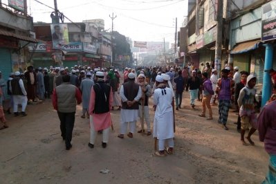 ব্রাহ্মণবাড়িয়ায় মাদ্রাসা শিক্ষার্থীদের সড়ক অবরোধ 