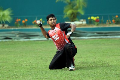 অনুশীলনে জয়রাজ শেখ ঈমন 