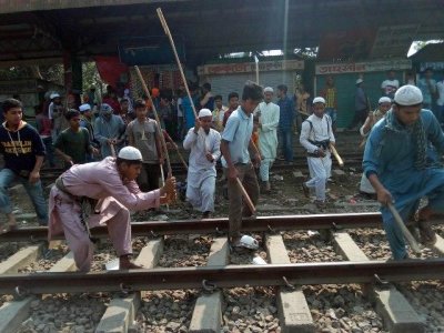 ব্রহ্মণবাড়িয়ায় মাদ্রাসা ছাত্রদের হামলা
