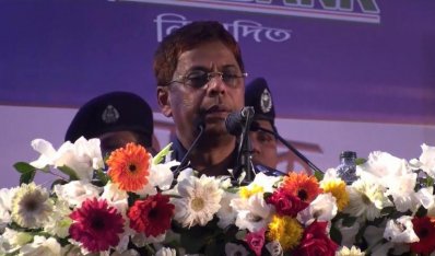 পুলিশ প্রধান শহীদুল হক