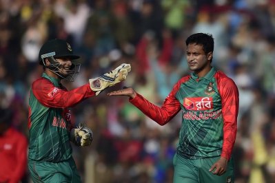 ওয়ানডের বোলিং র‌্যাংকিংয়ে সাকিবের উন্নতি