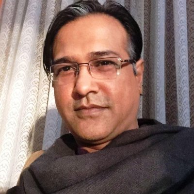 গানের দৃশ্যে পিতা চরিত্রে কাঁচা-পাকা চুলে আসিফ