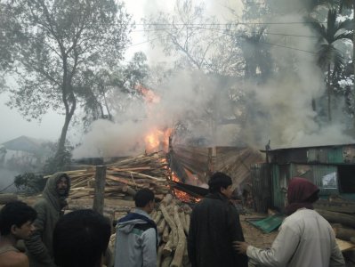 মানিকগঞ্জে সমিলে আগুন