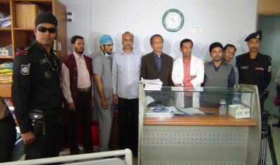 এ ঘটনায় আটক ছয়জন