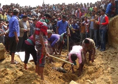 হবিগঞ্জে ৪ শিশুর লাশ উদ্ধার করা হচ্ছে