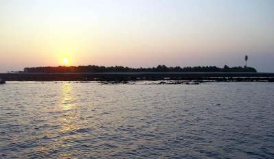 সংকটে জর্জরিত ‘দূর দ্বীপবাসী’