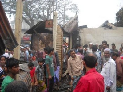 আগুনে পুড়লো মুন্সীগঞ্জের ৮টি দোকান